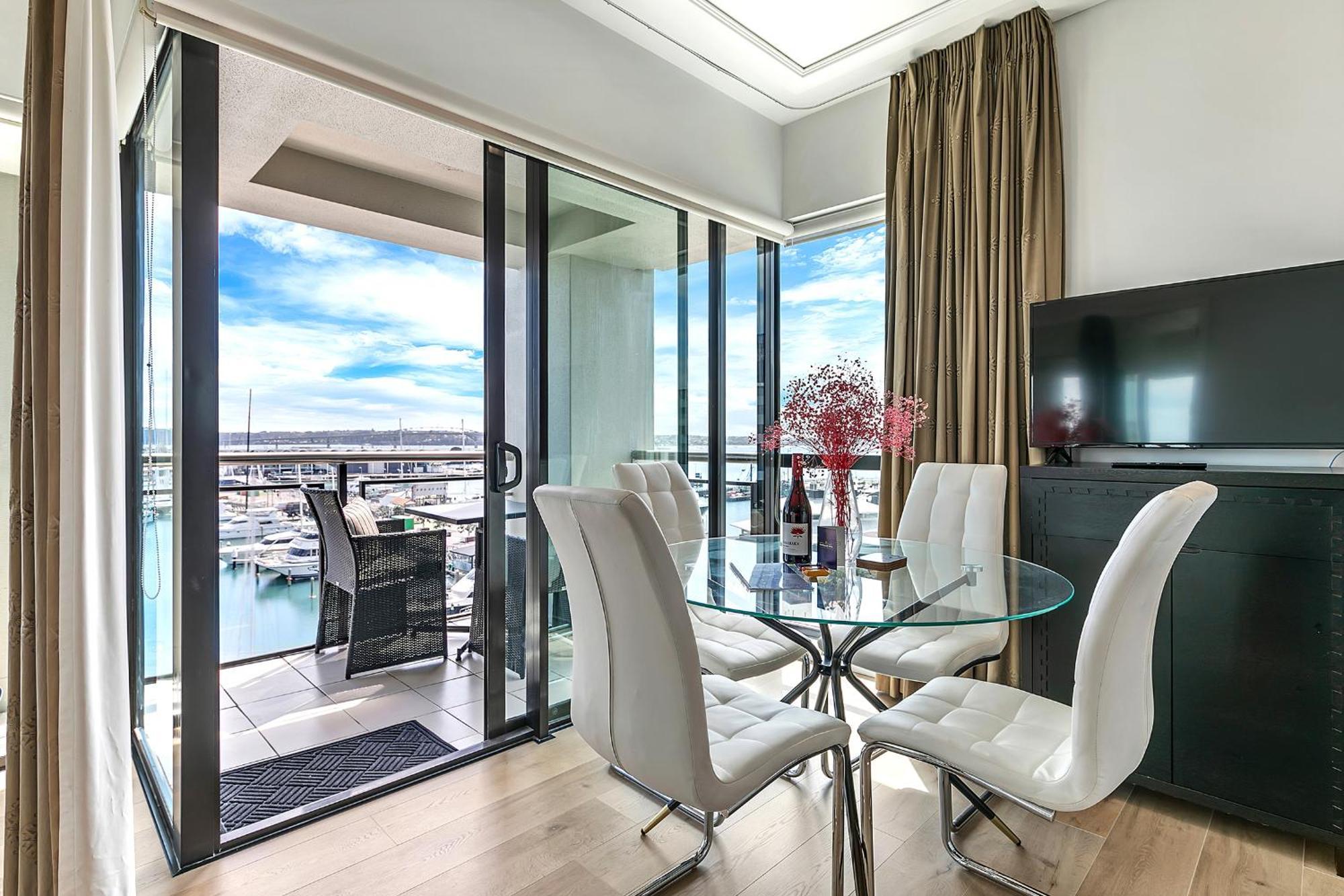 Exquisite Sun Soaked Corner Apartment Auckland Esterno foto