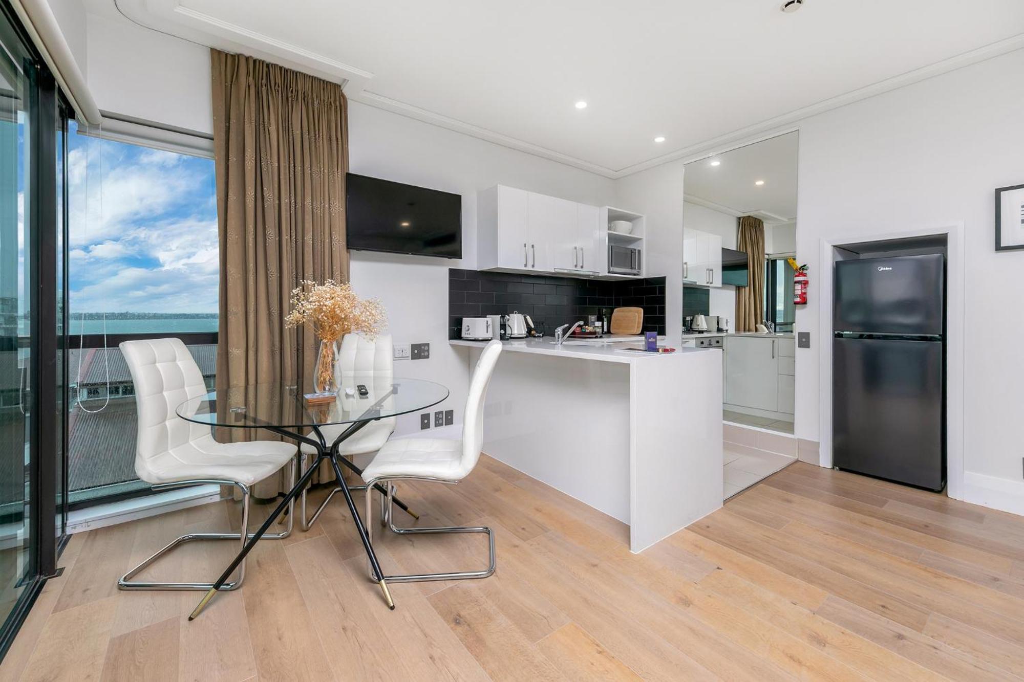 Exquisite Sun Soaked Corner Apartment Auckland Esterno foto