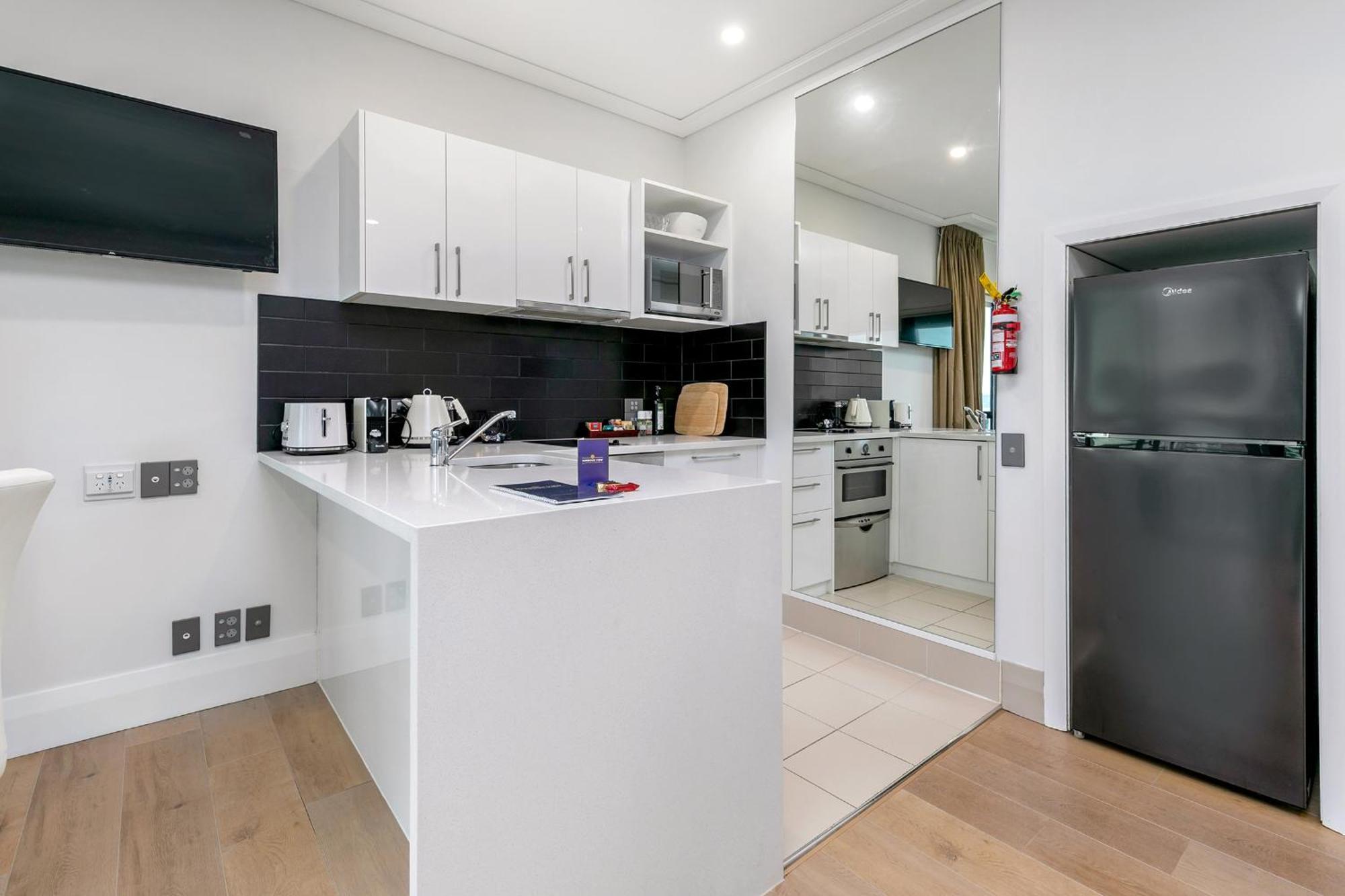 Exquisite Sun Soaked Corner Apartment Auckland Esterno foto